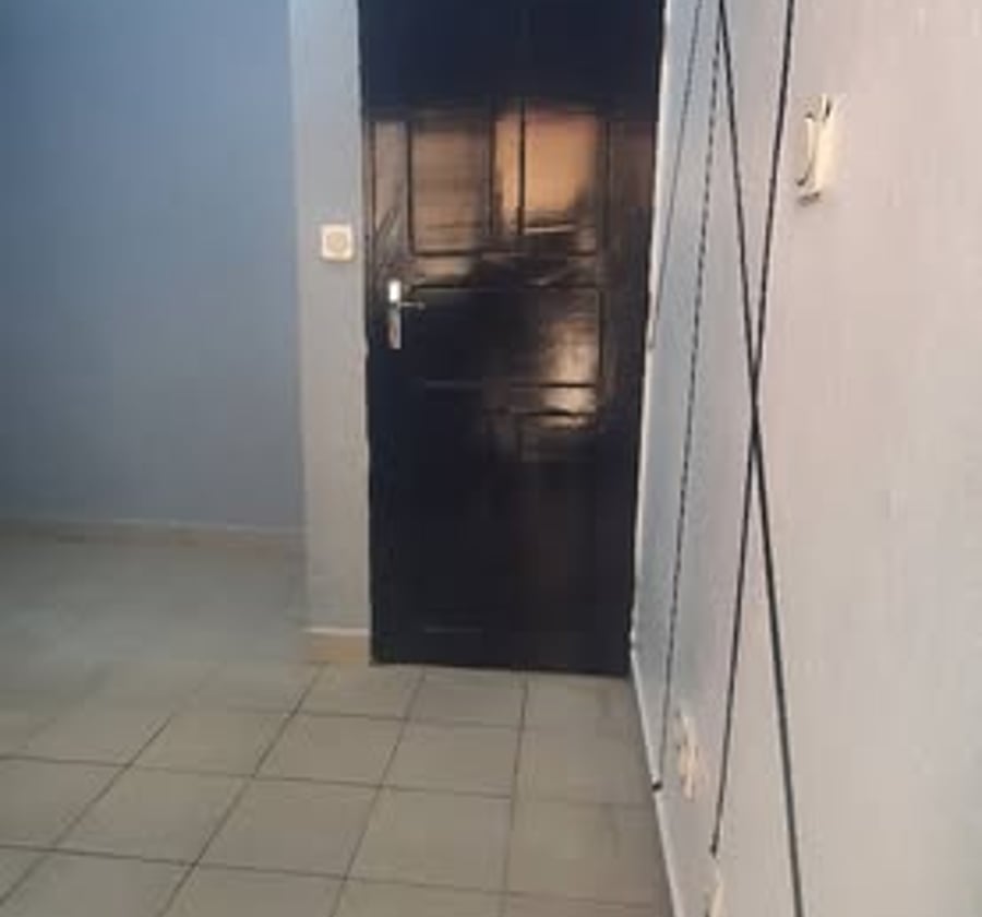 Chambre moderne à louer - Ange Raphaël, Douala