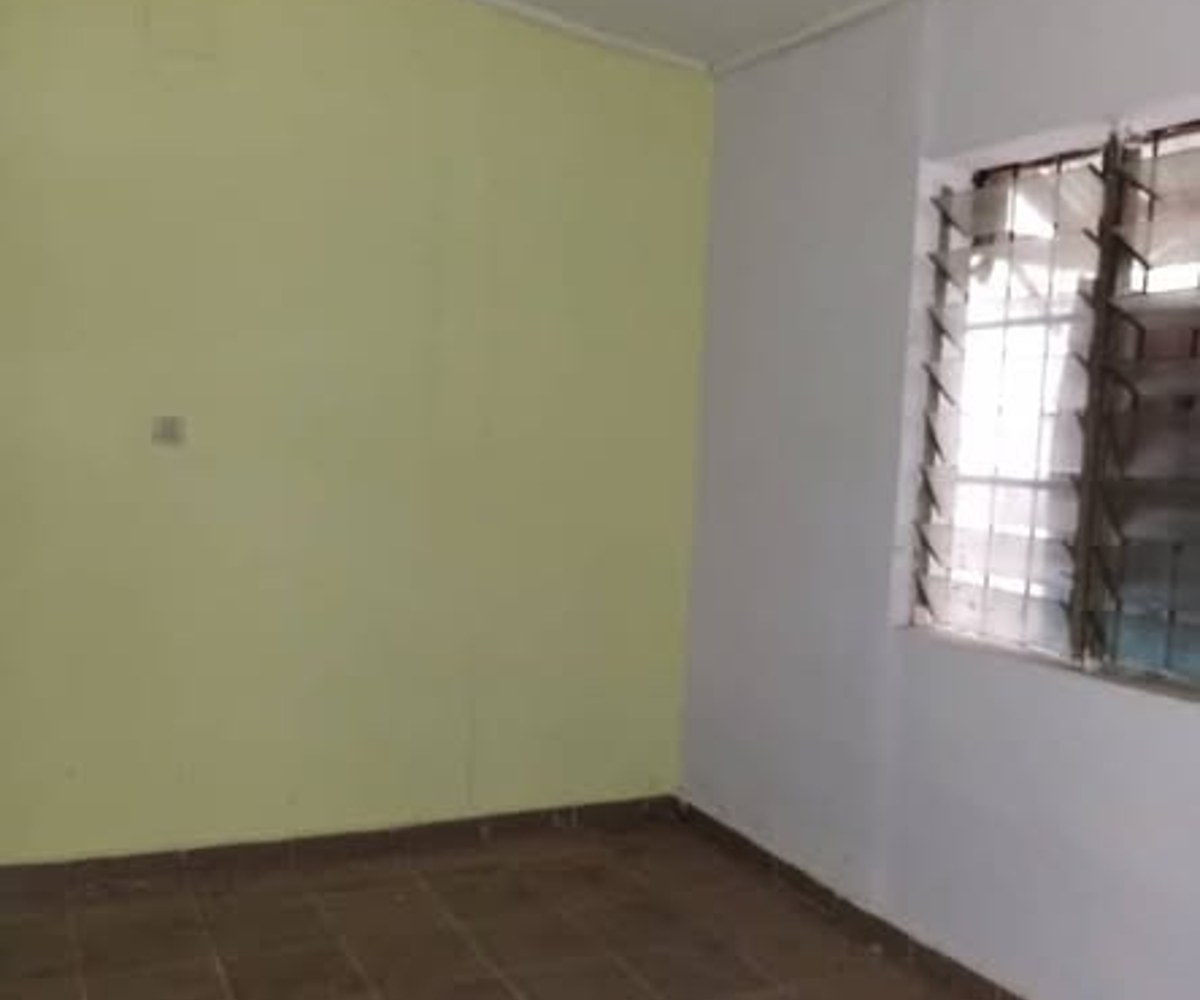 Studio moderne à louer à PK10 Cadenelle