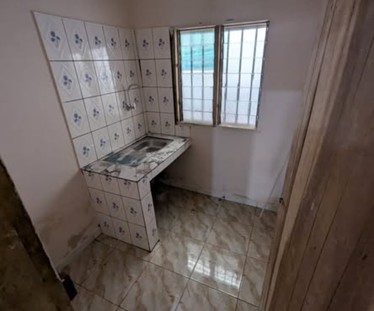 Studio moderne à louer à Obobogo