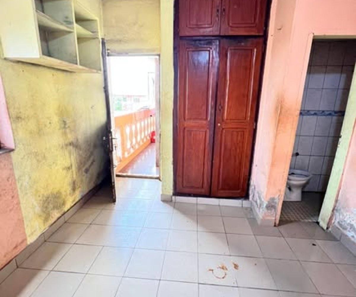 Chambre moderne à louer - Biyem-Assi (Tamtam) - 25 000 FCFA