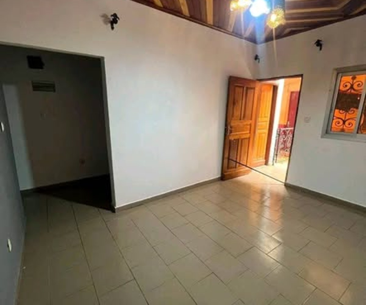 Studio moderne à louer à Biyem-Assi, Yaoundé