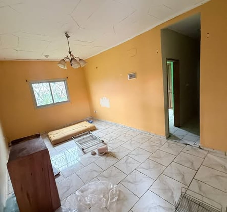 Grand studio moderne à louer – Nkolfoulou, Yaoundé