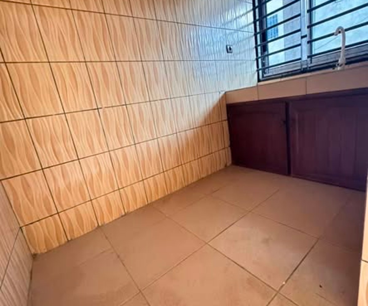 Studio et 4 pièces à PK21 - Douala