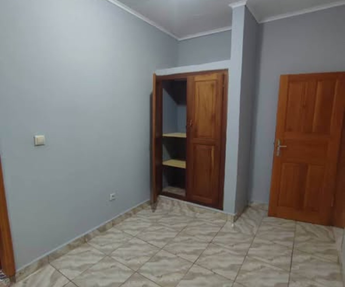 Appartement 2 chambres à louer à Efoulan Pont