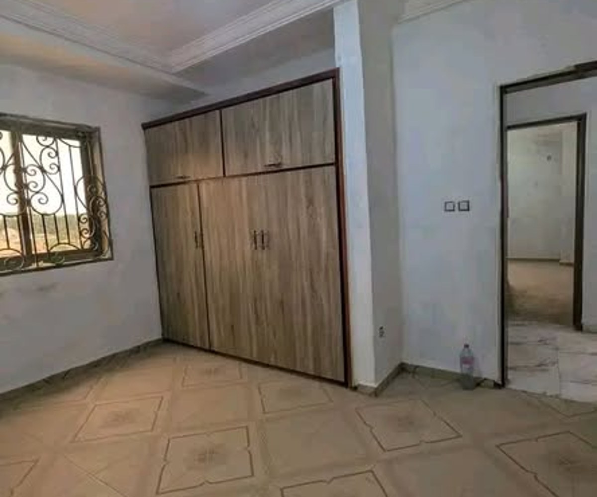 Appartement moderne à louer - Odza (Petit Marché)