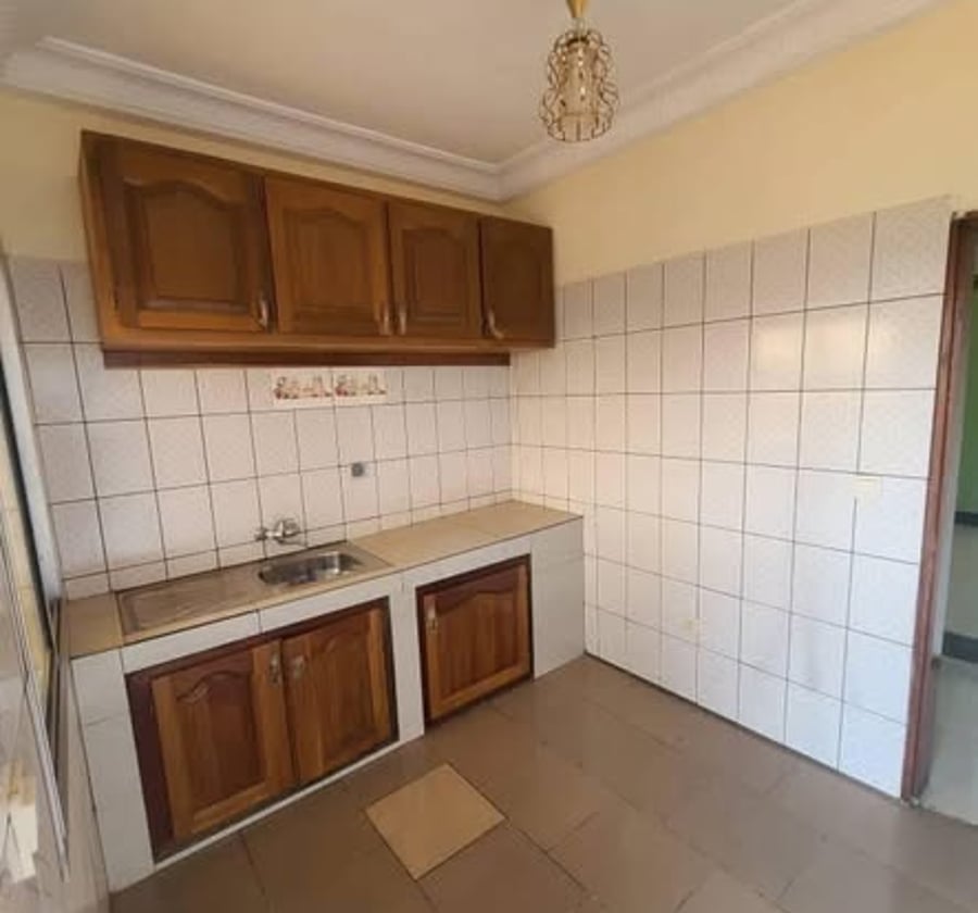 Bel appartement staffé à louer à Awae Escalier