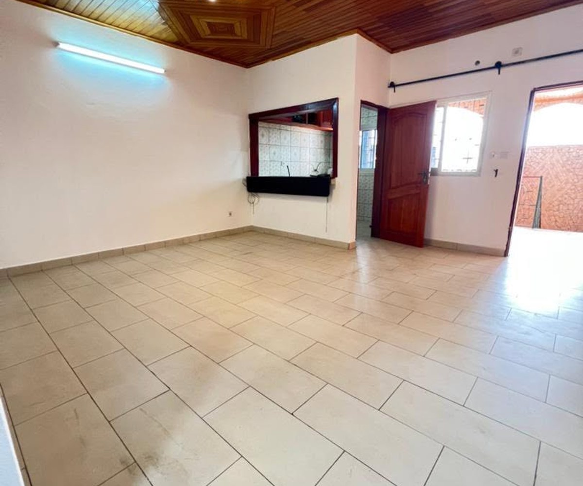 Studio moderne à louer à Logbessou