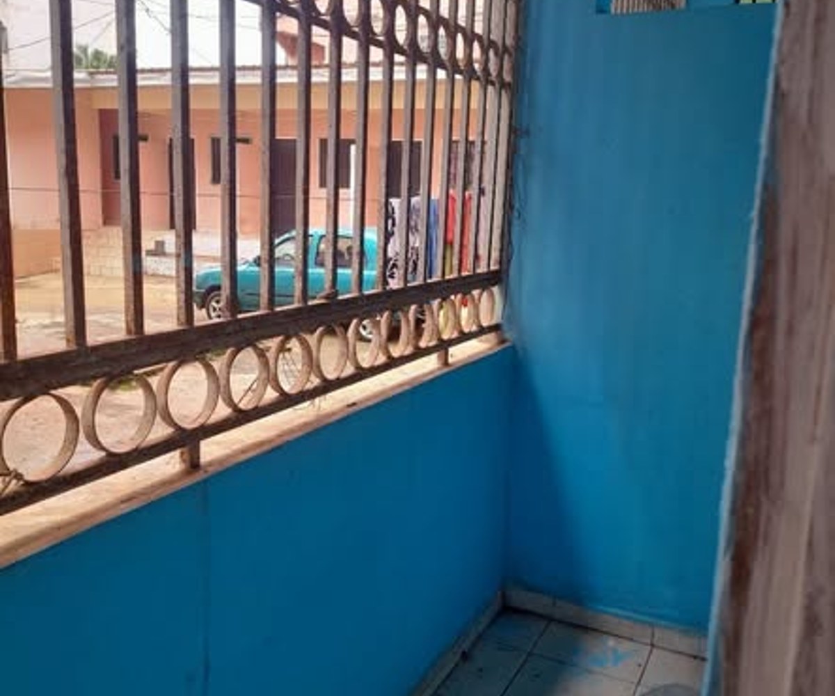 Chambre moderne à louer à Soa