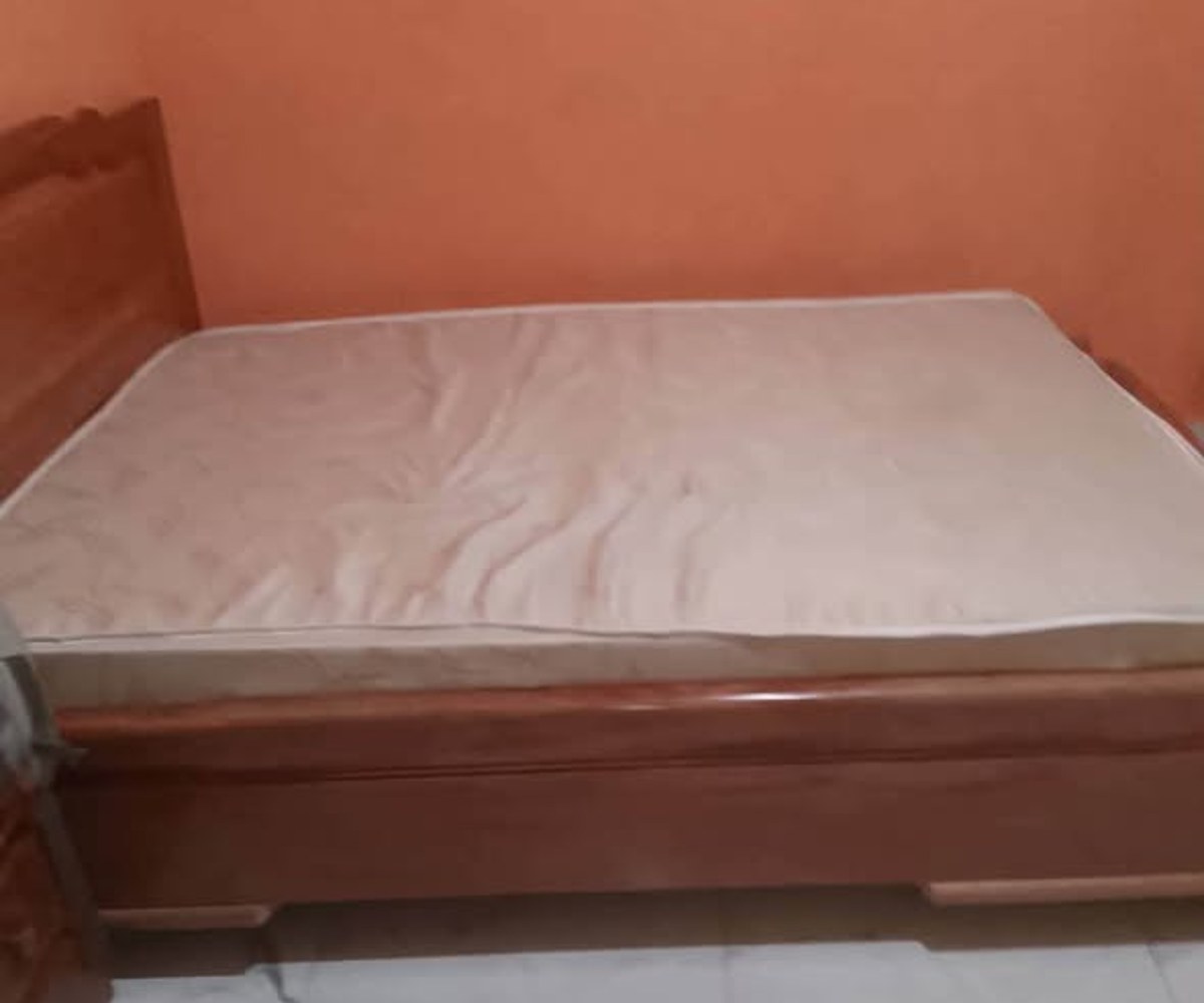 Chambre moderne neuve à louer – Village entrée Carrière, Douala