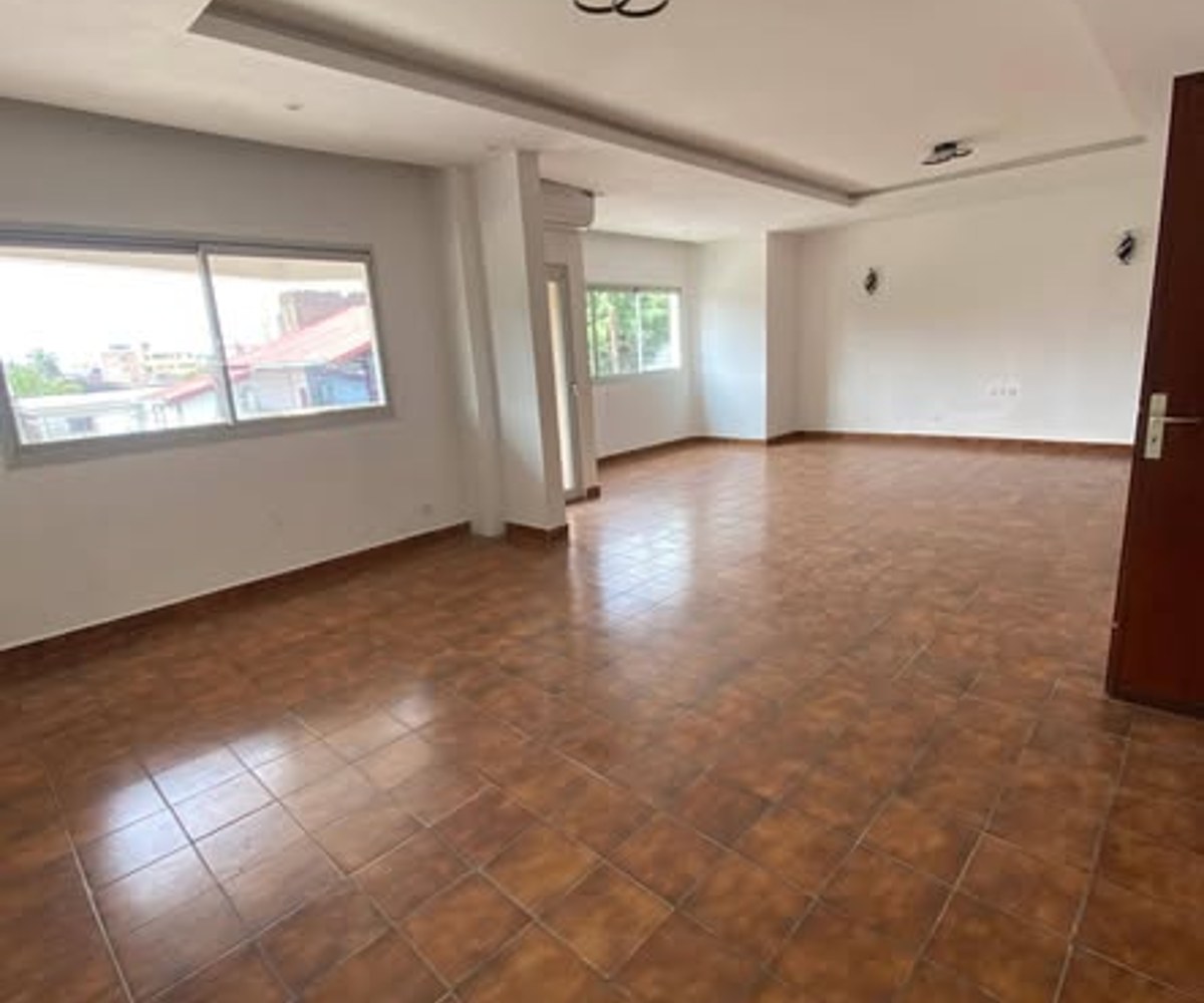Appartement 3 chambres bon standing à Bonapriso