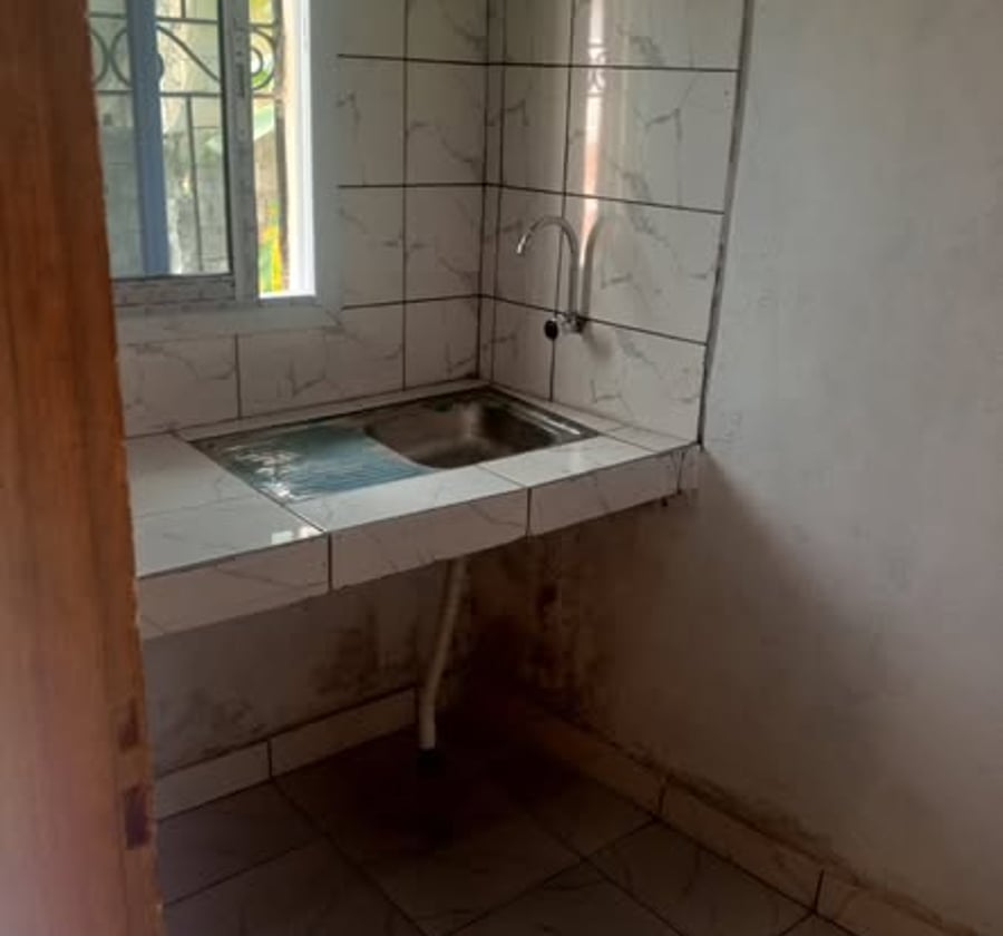 Chambre moderne à louer - Village, Douala