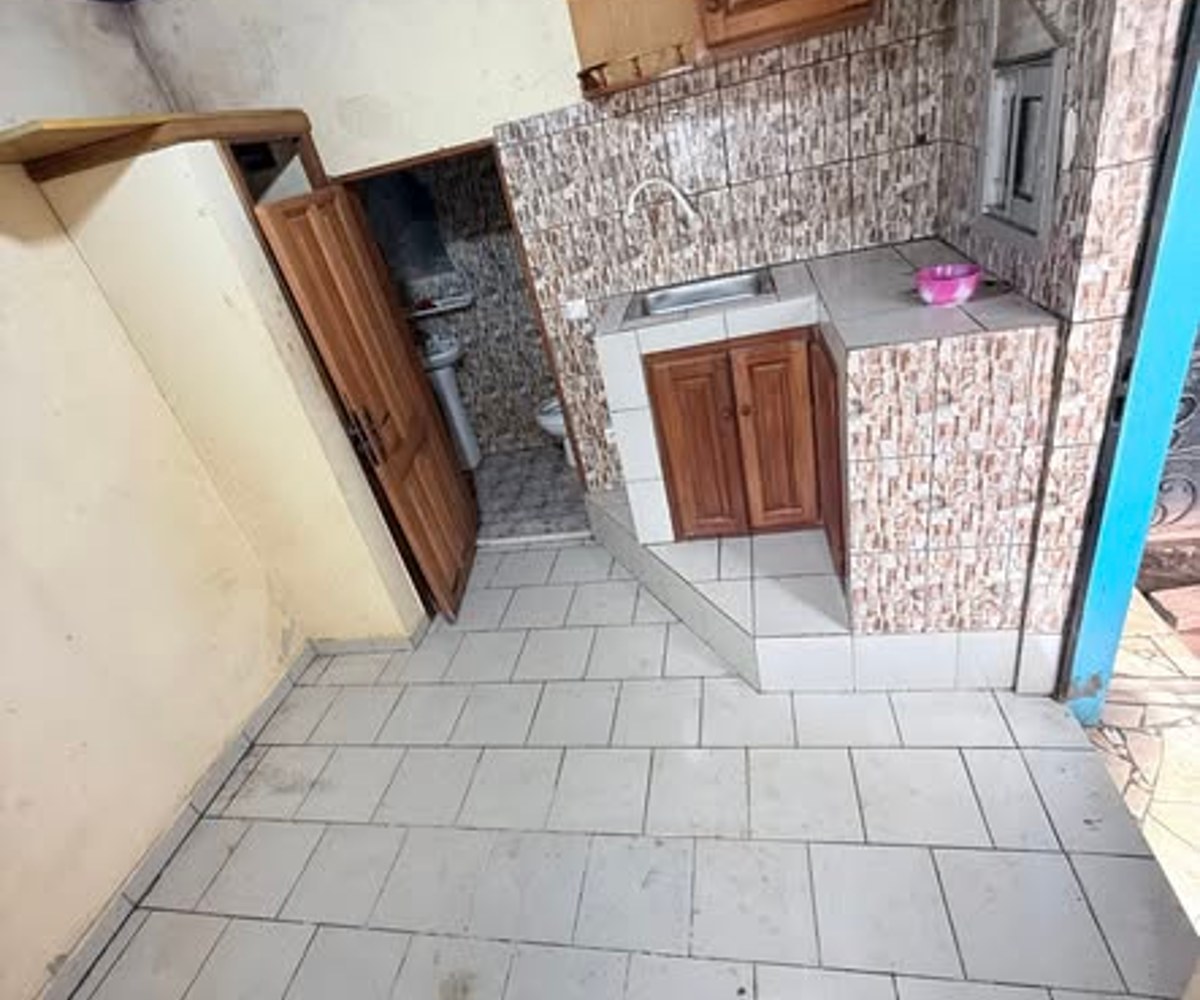 Chambre moderne à louer à Nkolfoulou, Yaoundé