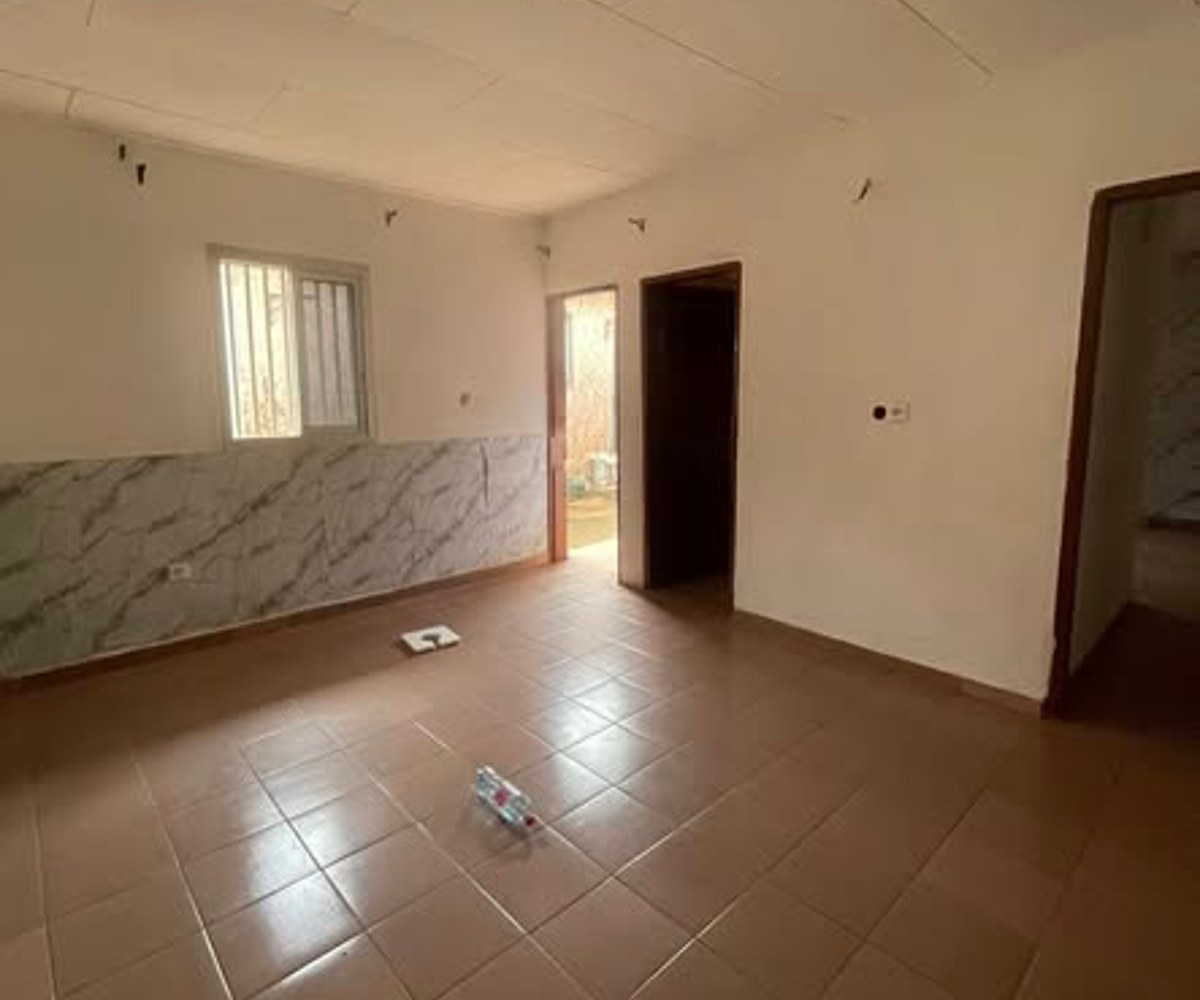 Studio à louer à Eleveur, Yaoundé