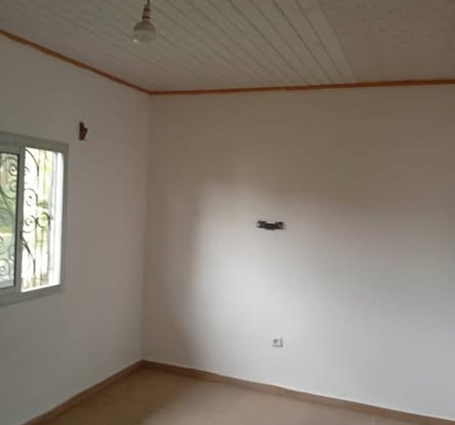 Studio moderne à louer à PK 11