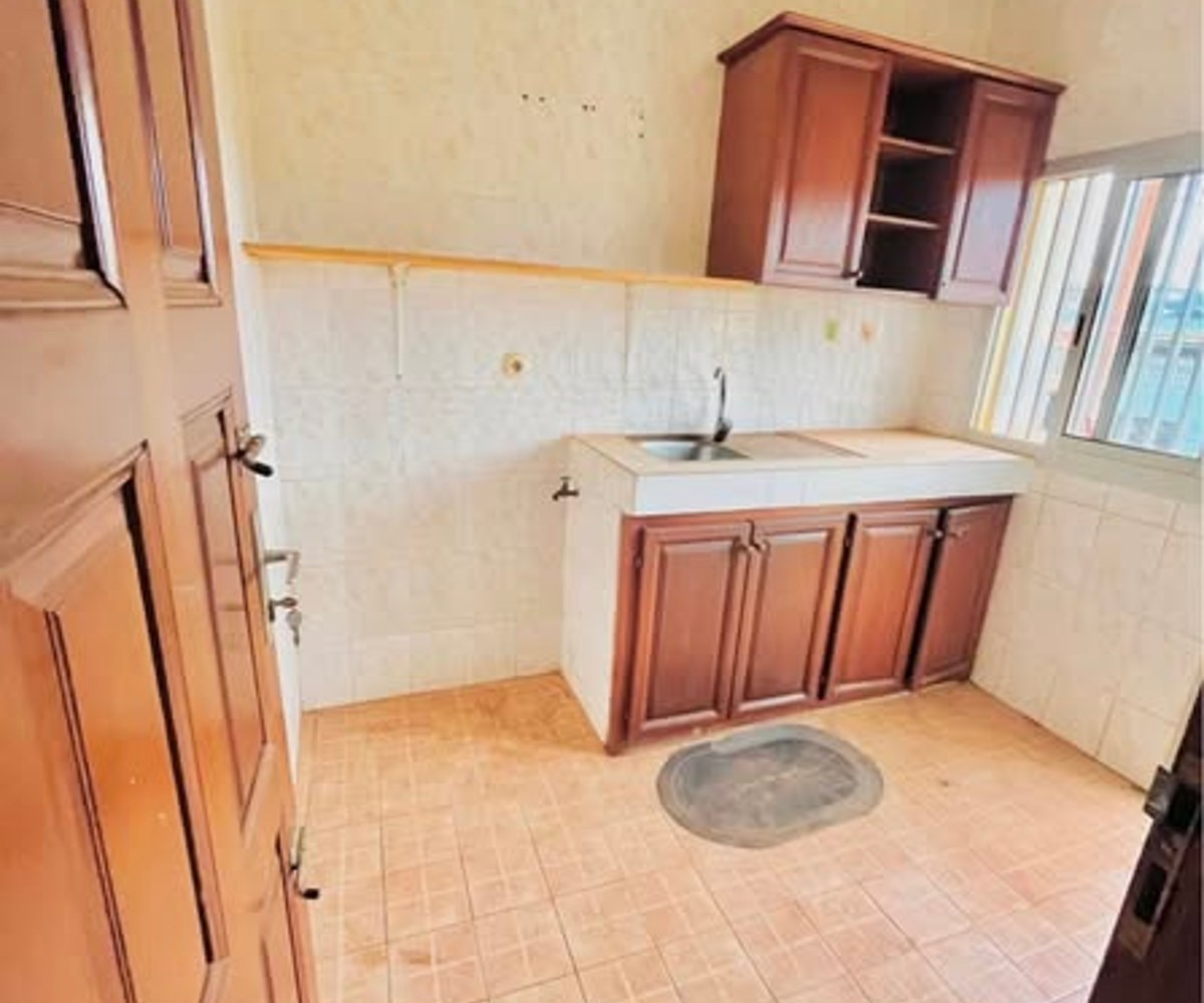 Studio Moderne Climatisé à Biyem-Assi Jouvence