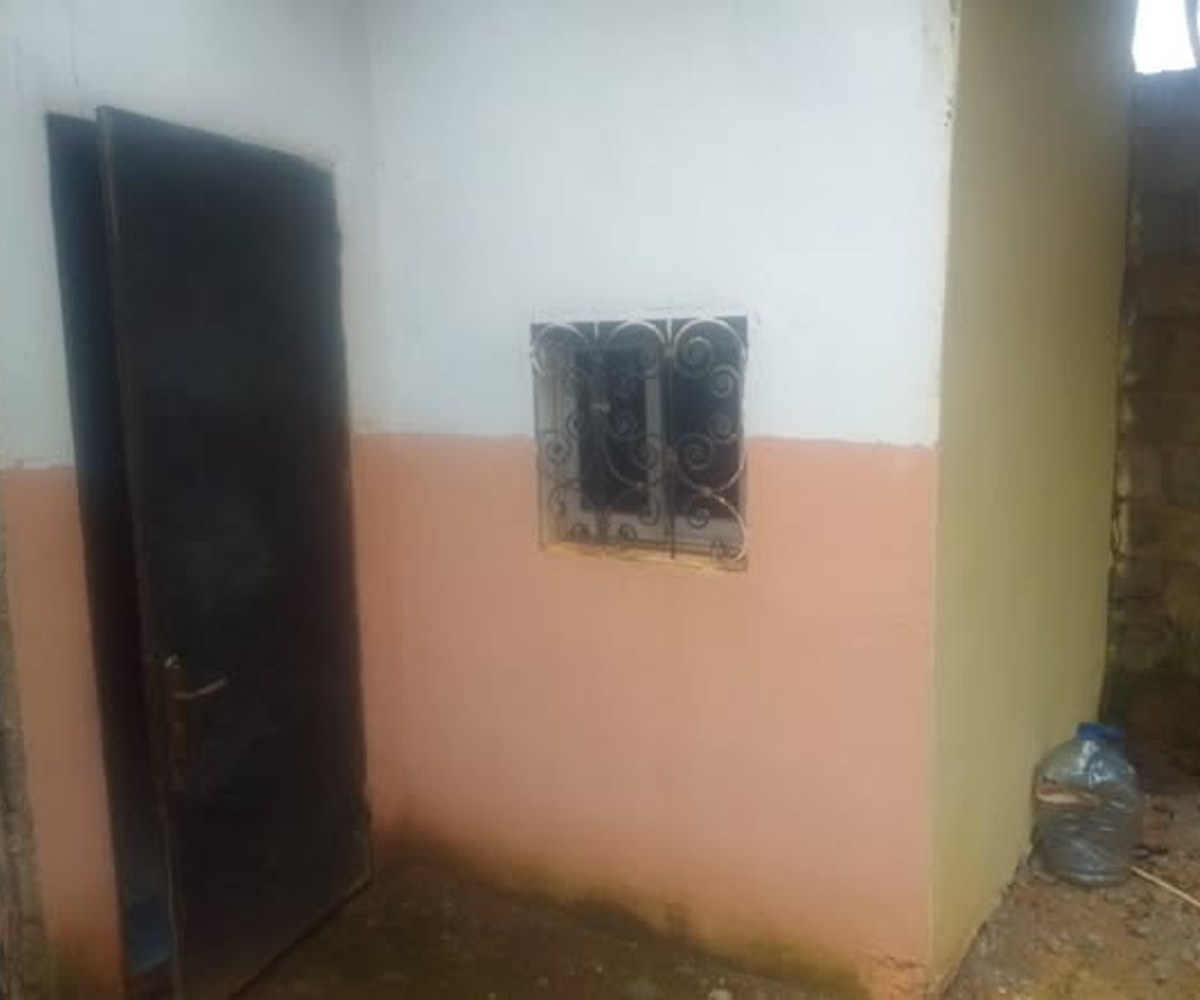 Chambre moderne à louer - Tsinga Village (rond-point Razel)