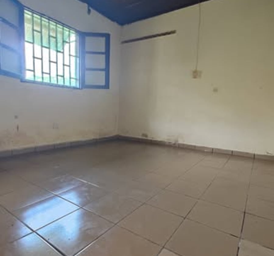 Grand studio moderne à louer à Logbaba 2poteaux