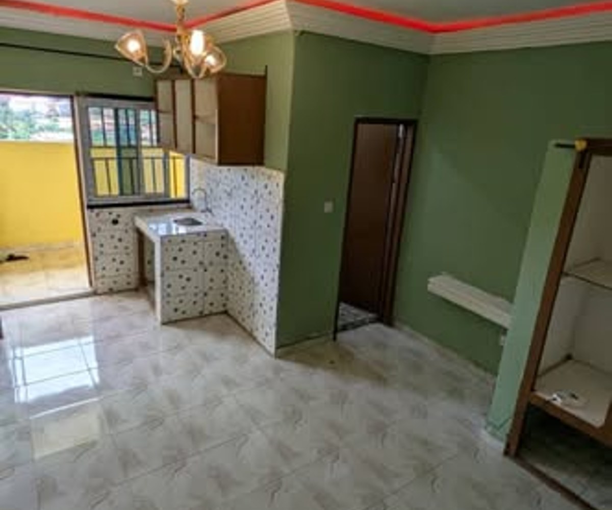 Chambre moderne VIP à louer à Emana