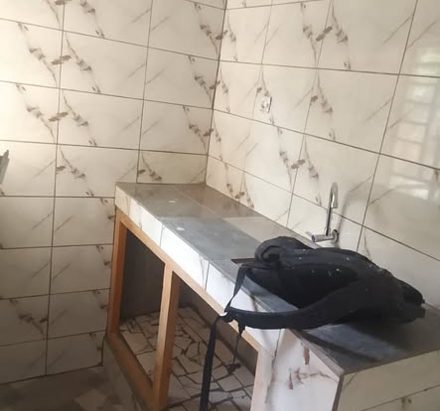 Chambre moderne à Cité des Palmiers, Douala