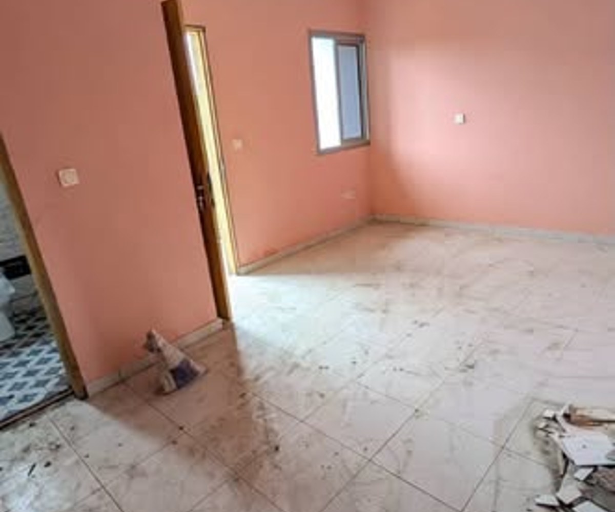 Chambre moderne à Messassi Nyom Moto