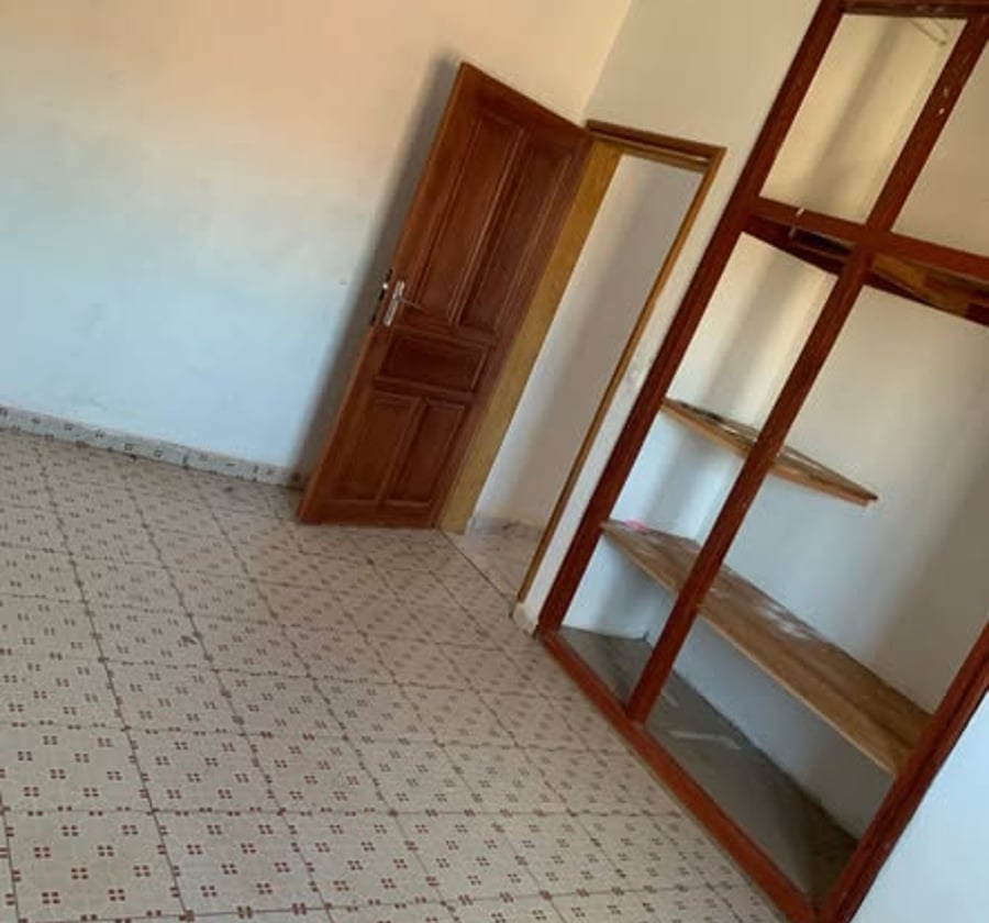 2 chambres modernes à louer à Nkozoa