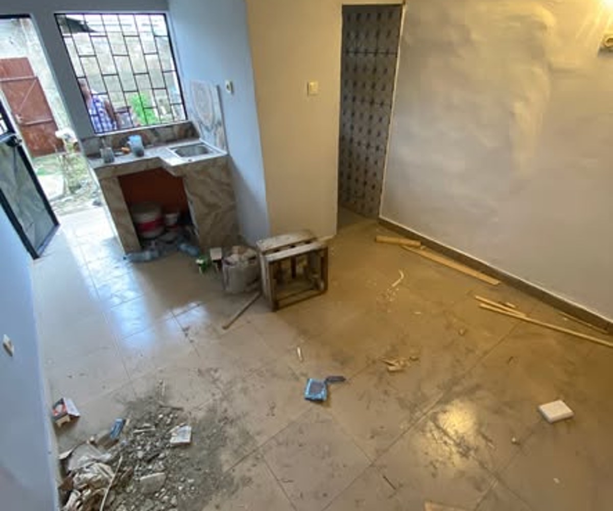 Chambre moderne avec coin cuisine - Logbaba zone industrielle