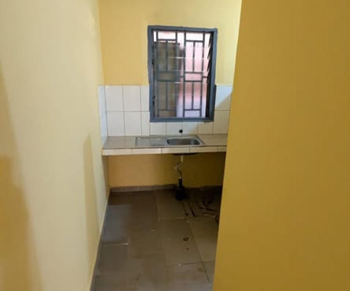 Chambre moderne à louer - Fourgerol, Yaoundé