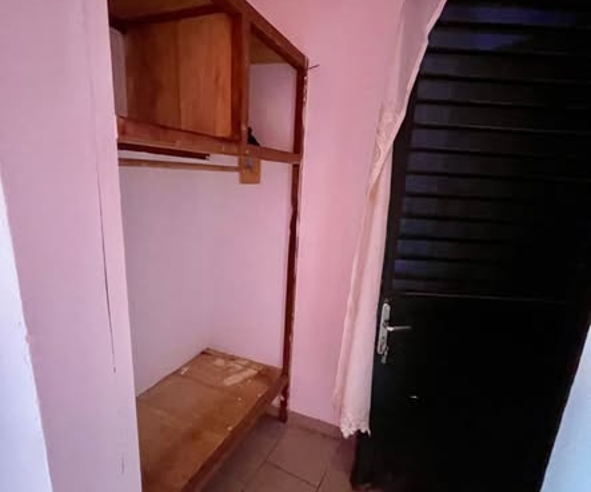 Chambre moderne à louer à Obobogo