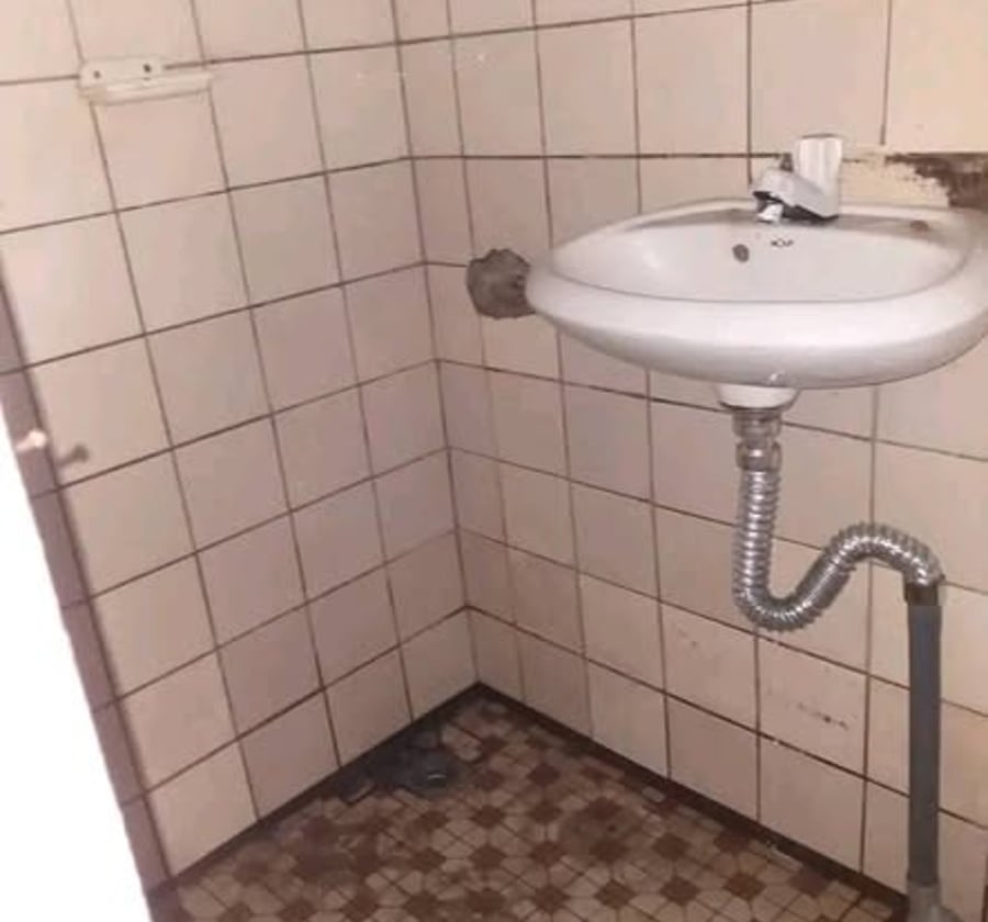 Chambre moderne à Douala PK8 ESG