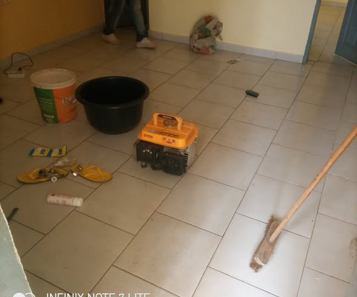 Studio moderne à louer à Odza Borne 10