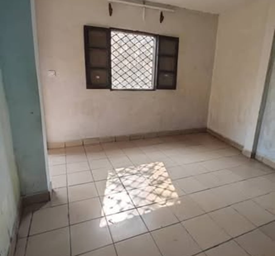 Studio moderne à louer Nyalla lycée