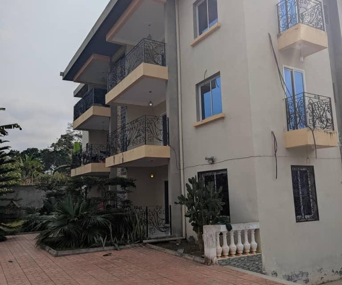 Bel appartement avec piscine à louer à Odza