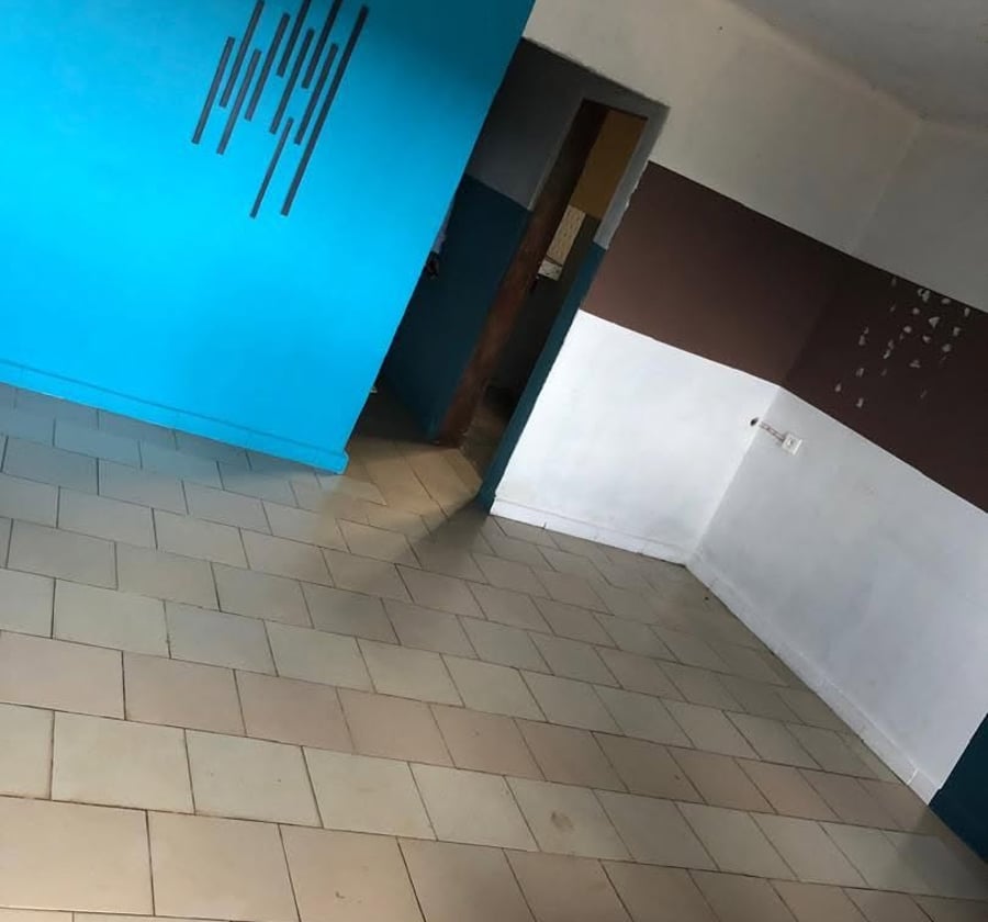 Studio moderne à Nkolfoulou - 45 000 FCFA/mois