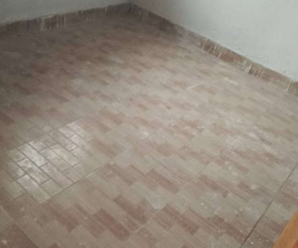 Grand studio chambre à louer - Mimboman Château