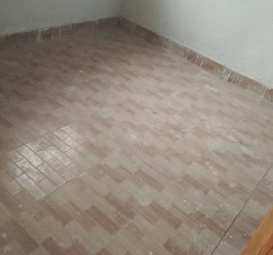 Grand studio chambre à louer - Mimboman Château