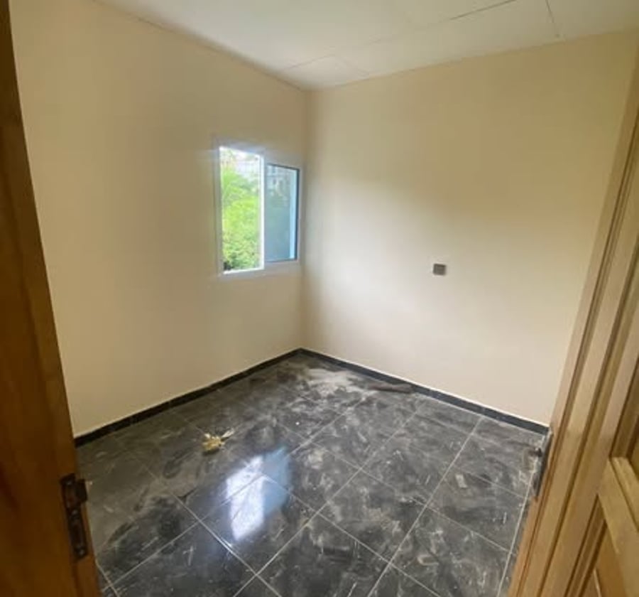 Logements modernes neufs à louer - PK14, Douala