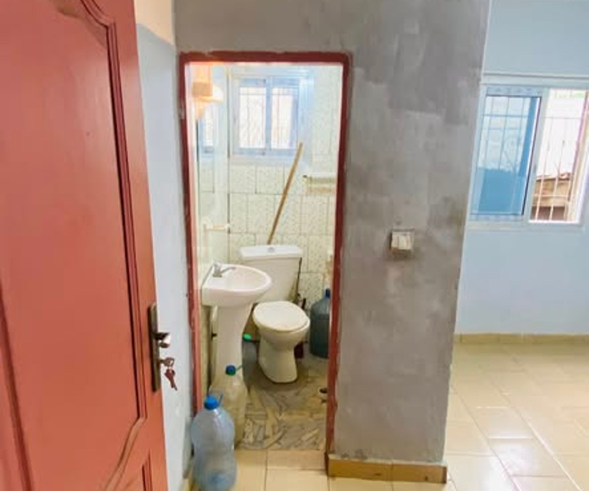 Chambre moderne 1er niveau PK13 Douala