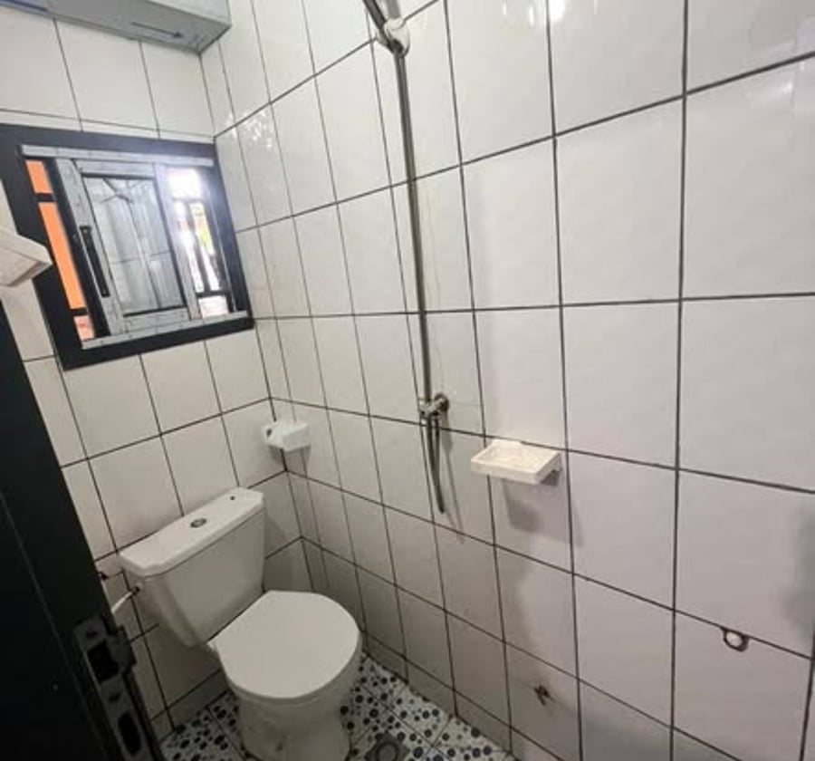 Chambre à louer près commissariat 10ème - Ndogbong