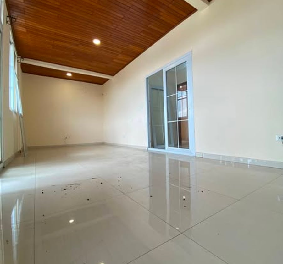Studio à louer à Cité des Palmiers, Douala