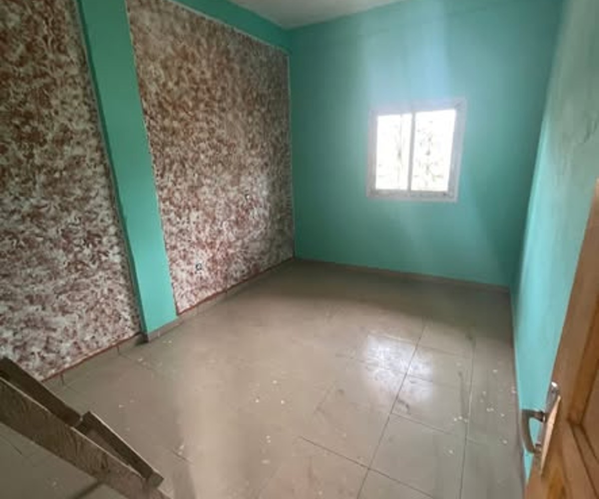 Studio moderne à louer - Simbock Eloudem