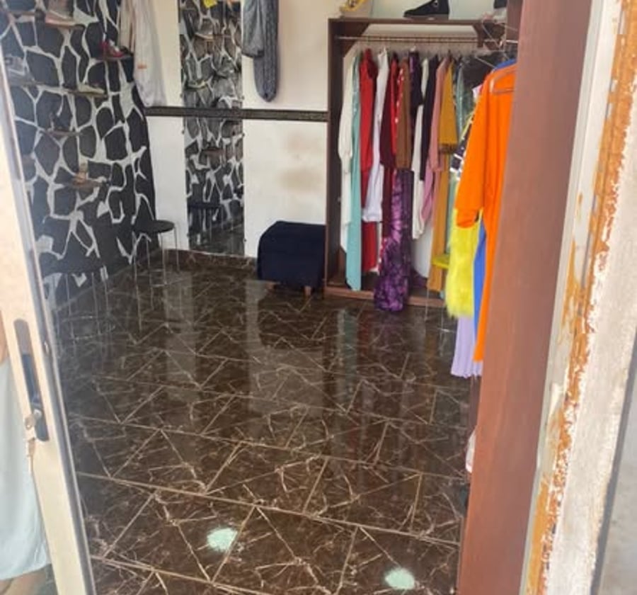 Boutique à louer - Cité Verte, Yaoundé - 85 000 FCFA/mois
