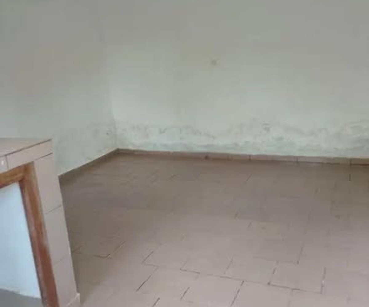 Grande chambre moderne à louer - Nkolfoulou