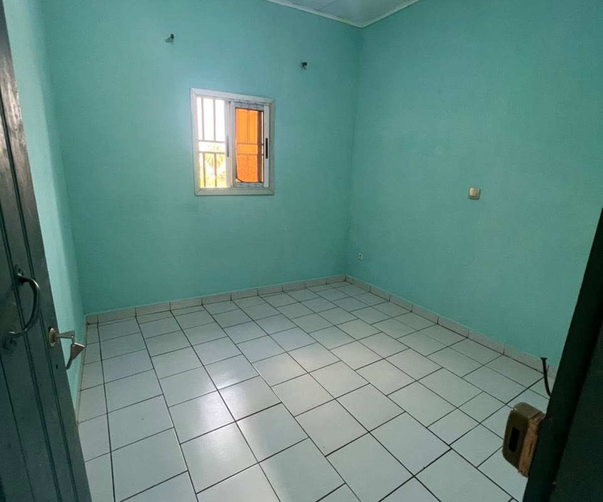 Studio moderne à louer à TKC Nkolzie