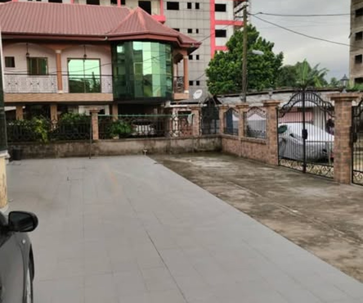 Appartement haut standing à louer - Akwa Nord (Hôpital Padre Pio)