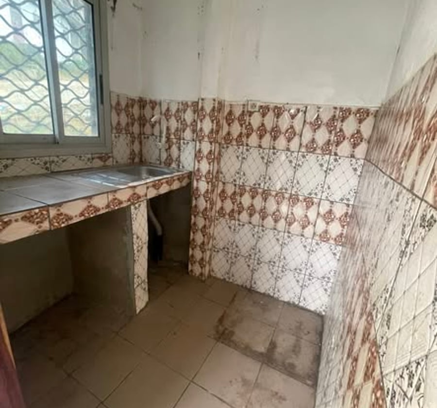 Studio moderne à louer – Beedi, Douala