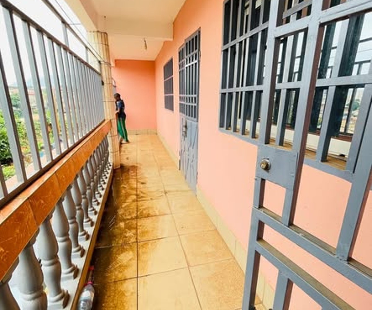 Appartement moderne au carrefour Biyem-Assi