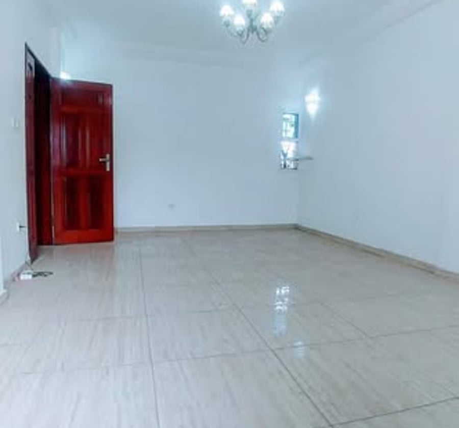 Appartement 3 chambres à louer à Bonapriso - 400 000 FCFA/mois