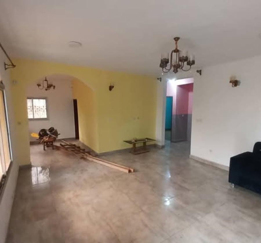 Grand appartement moderne à louer - Nkolbisson Usine des Eaux