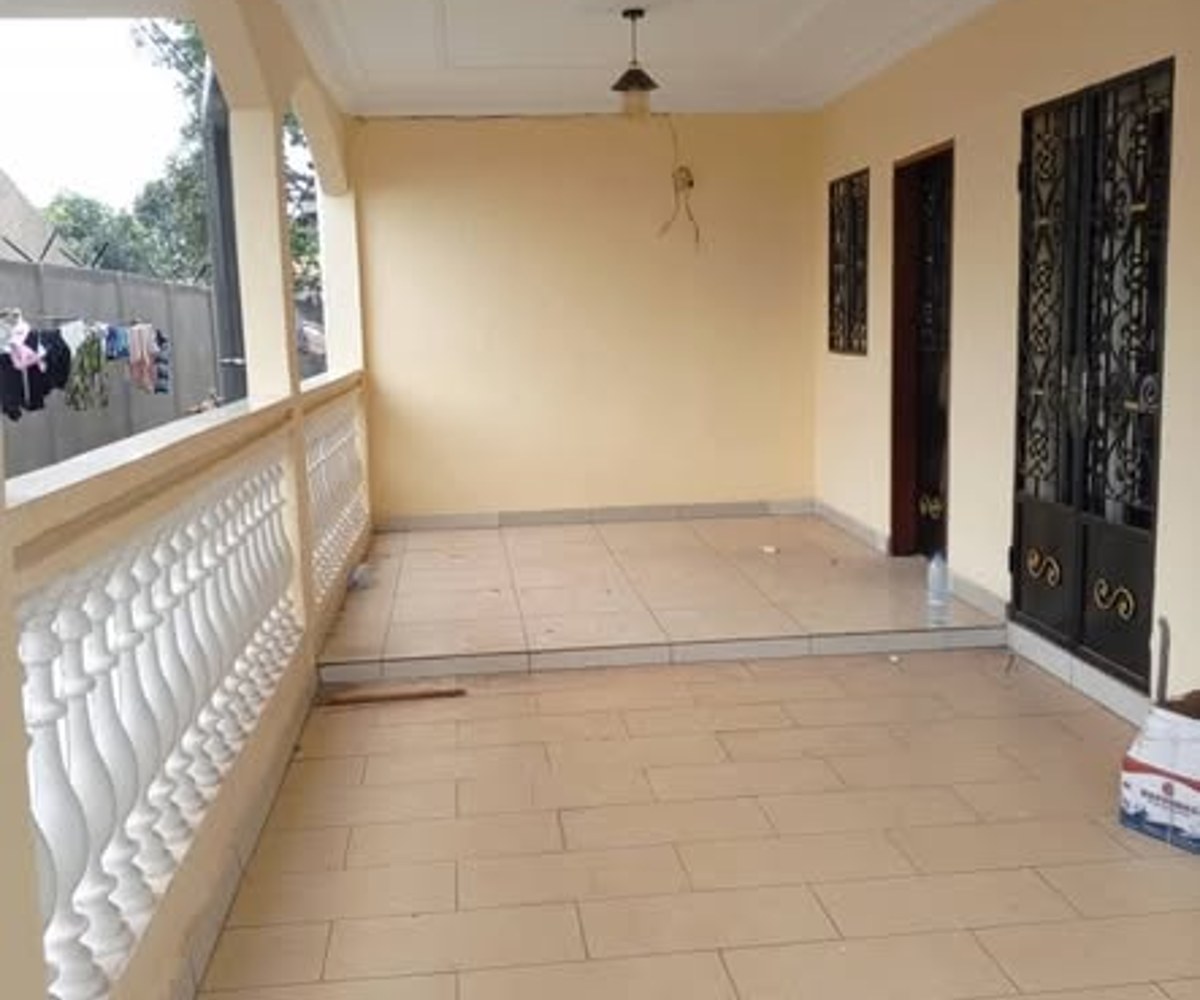 Duplex à louer – Yaoundé Fourgerol – 3 chambres