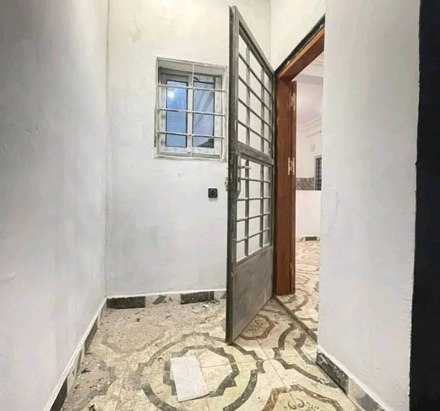 Chambre moderne à Bonamoussadi Rond-point Maetur